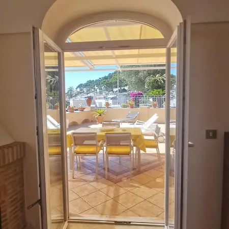 Private Sea View Con Terrazza E Giardino קאפרי