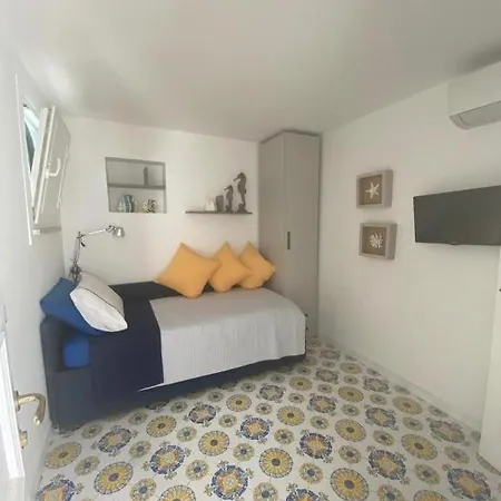 Private Sea View Con Terrazza E Giardino Daire