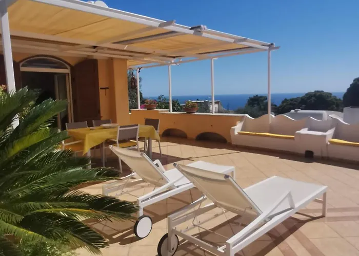 Private Sea View Con Terrazza E Giardino Apartamento