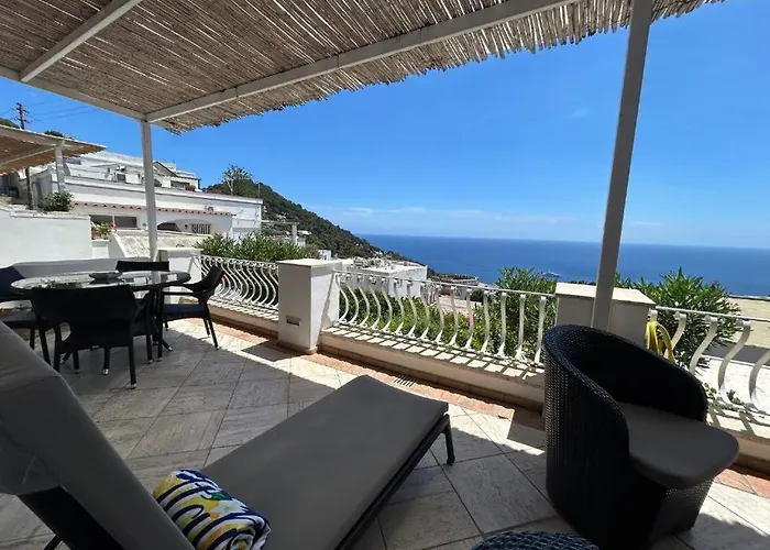 Private Sea View Con Terrazza E Giardino Capri